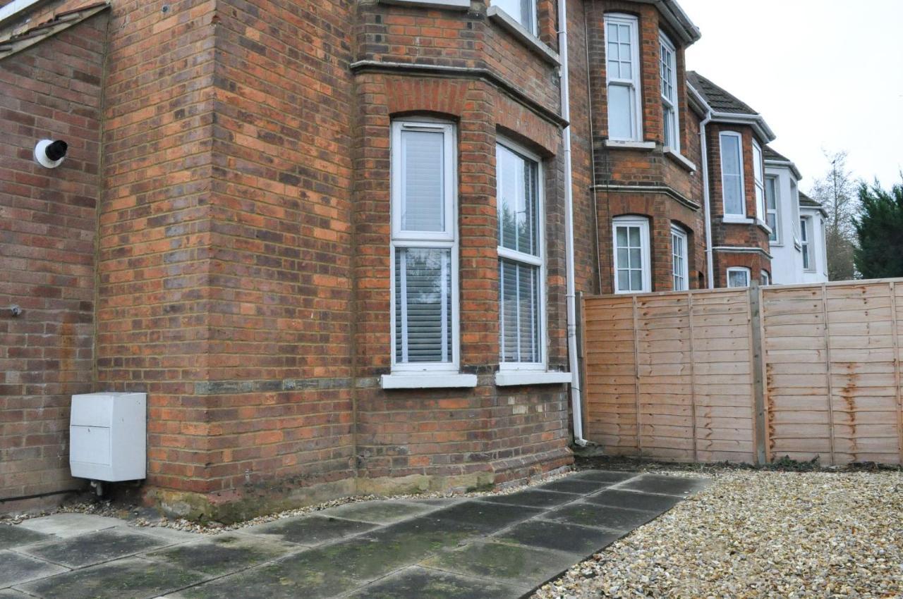 Bedford Rd Apartment Ideal For Hospital & Town Centre Kempston Exterior foto